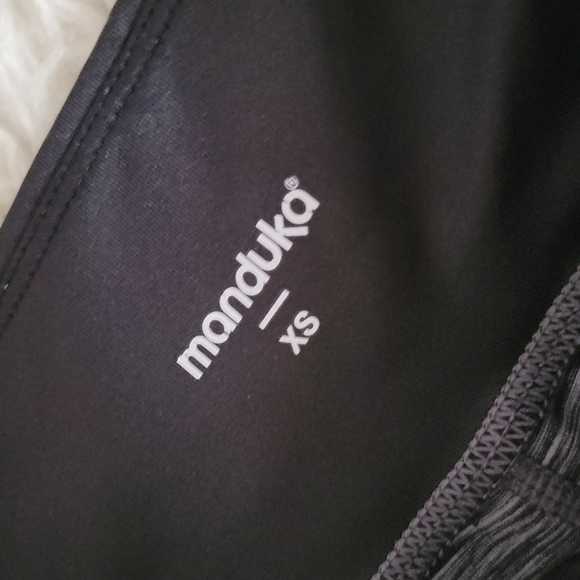 Manduka Cut Out Wrap Band Stone Melange Cropped Leggings - Picture 4 of 12